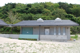 沼島海水浴場 管理棟 シャワー、トイレ（男性用）