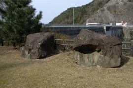曽我十郎の担い石